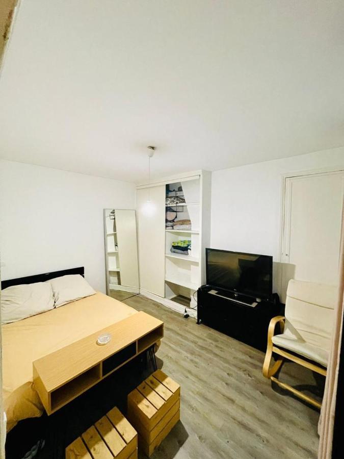 Appartement En Plein Coeur Du 10Eme Et Proche De Plusieurs Gares París Exterior foto